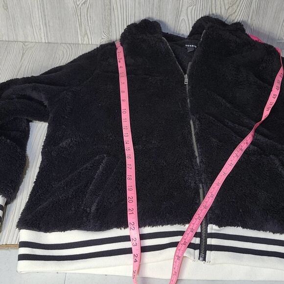 Torrid Black Faux Fur Bomber Jacket Torrid Size 2X NWT - Picture 9 of 14